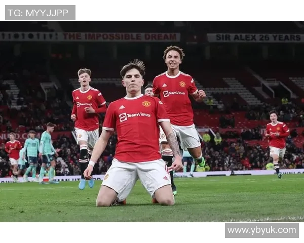 欧冠:巴黎圣日耳曼击败曼联,莫雷亚尔梅开二度帮助球队晋级四强