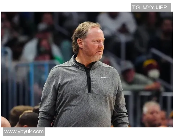 雄鹿队主教练迈克·布登霍尔泽再次感染新冠病毒，需隔离观察